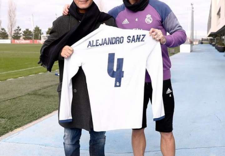 Alejandro Sanz acude a entrenamientos del Real Madrid