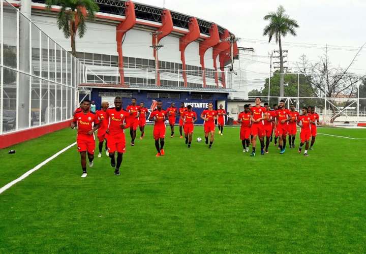 Inician entrenamiento para Copa Centroamericana de fútbol