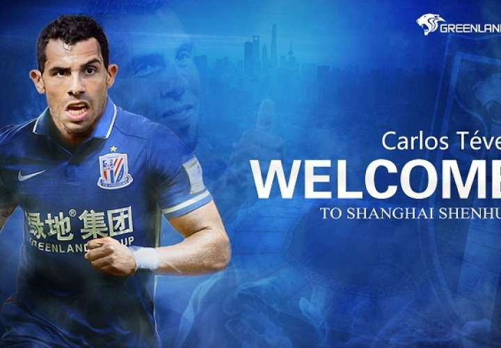  Imagen facilitada por el club que muestra a Tevez con la camiseta de su nuevo equipo, el Shanghai Shenhua. Foto EFE