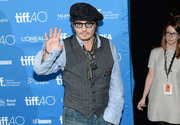 Johnny Depp demanda a sus apoderados