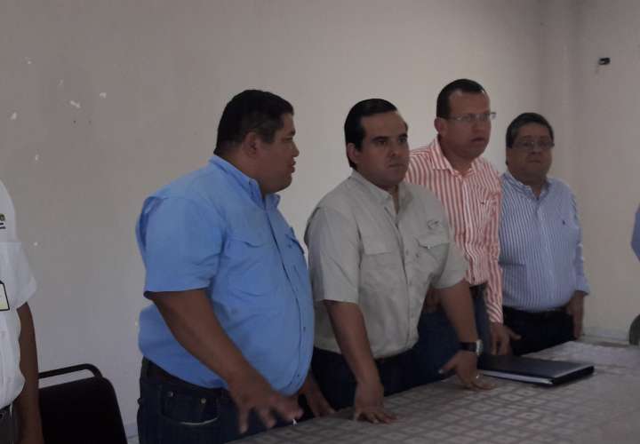 Arroceros chiricanos se reúnen con el ministro Carles