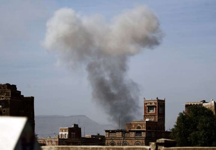 Los rebeldes chiitas hutíes y sus aliados, partidarios del expresidente Ali Abdalá Saleh, perdieron 52 combatientes en los enfrentamientos o en los bombardeos de la coalición.  /  Foto: AFP
