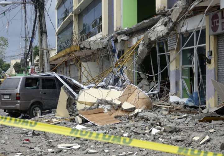 6 muertos y más de 100 heridos en un terremoto en Filipinas