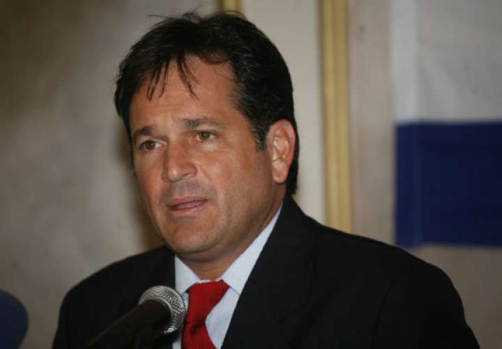 Navarro: Varela se debe cambiar a él mismo