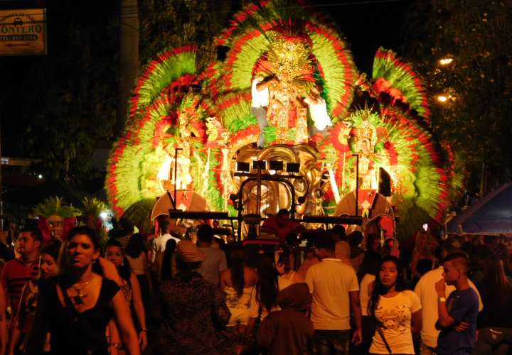 Una noche lujosa en el Carnaval de Las Tablas