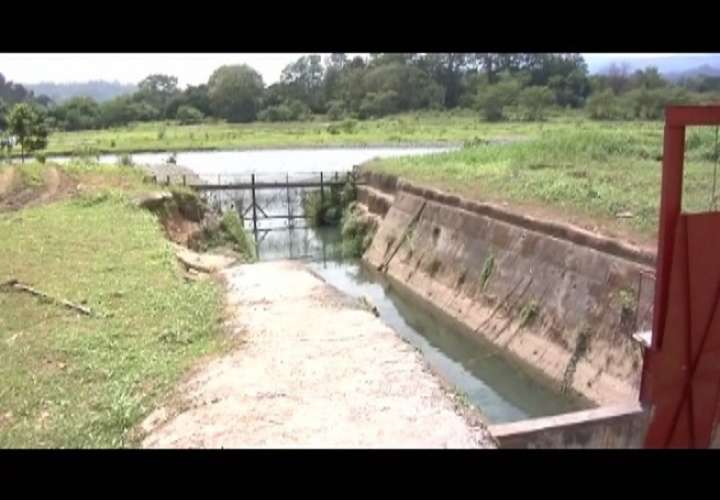 Comunidades de Changuinola se quejan de mal servicio de agua