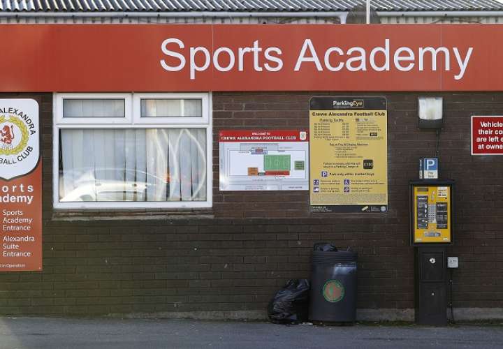 Empleados de la academia Crewe Alexandra fueron mencionados por las víctimas. Foto AP