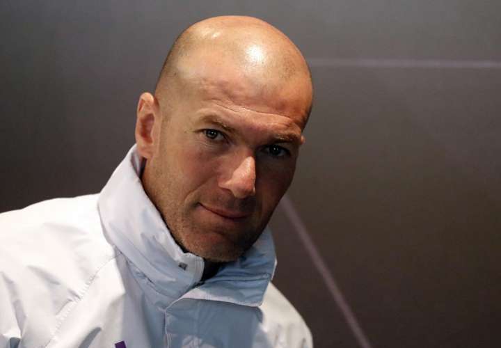 Zidane reconoce que no es fácil ganar en el San Paolo