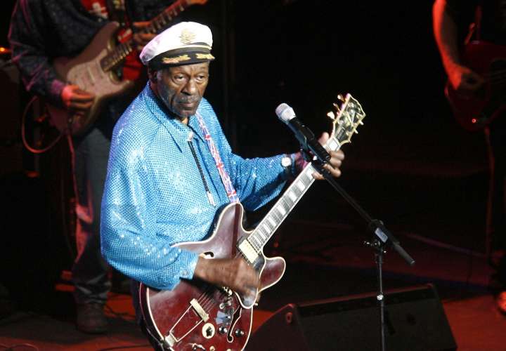 Chuck Berry, uno de los grandes padrinos del rock, fallece 