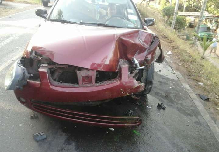 Dos heridos deja accidente en Chapala