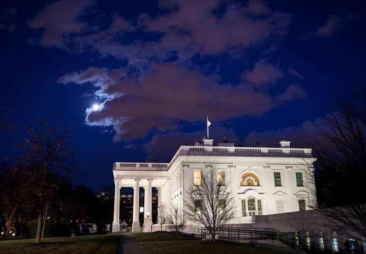 Aspecto de la fachada de la Casa Blanca, en Washington. EFE/Archivo