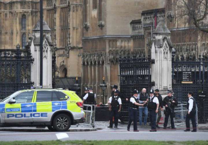 Una mujer muerta en el ataque terrorista en Londres