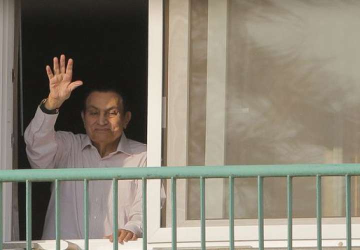 Ponen en libertad a expresidente egipcio Hosni Mubarak 