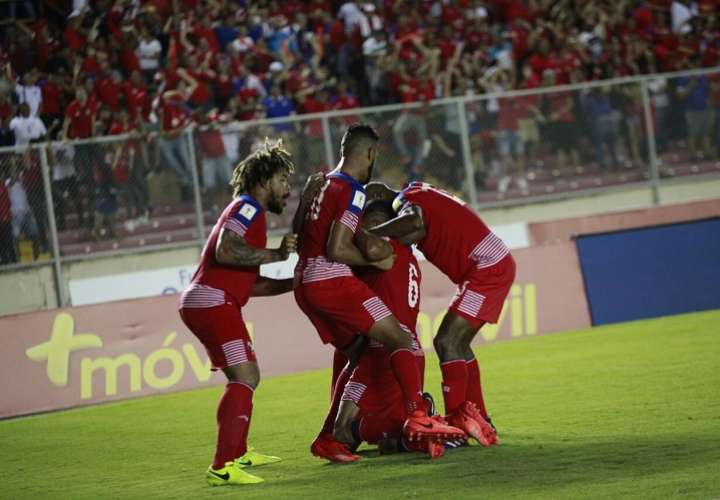 Panamá celebra el gol de Gómez. Foto Anayansi Gamez