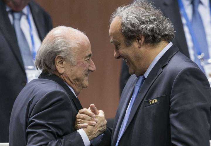 Michel Platini culpa a Blatter de su sanción 