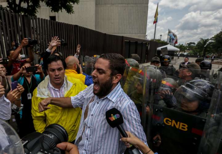 Capriles denuncia "Madurazo" y pide convocar a  OEA