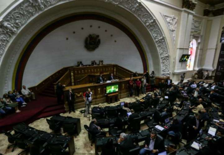 El Parlamento venezolano denuncia a los magistrados del Supremo