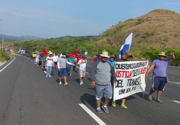 "Palancas" caminan desde Chiriquí para hablar con Varela