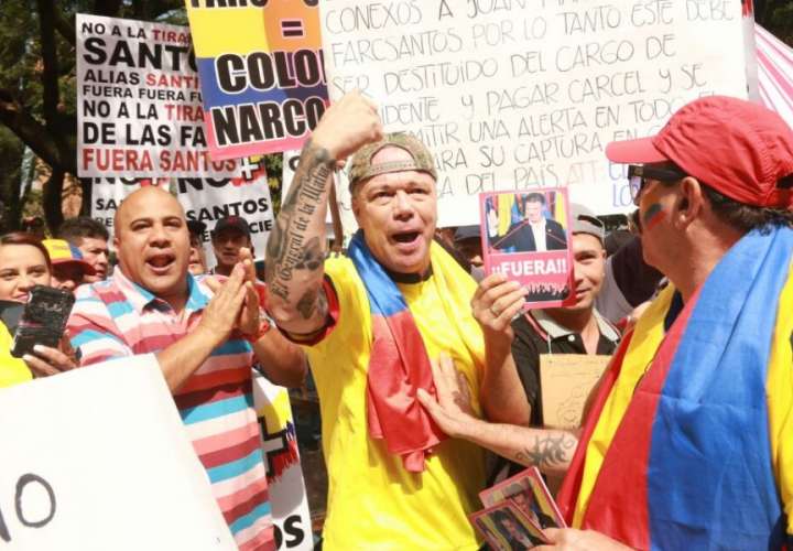 Marchas en Colombia contra corrupción y el presidente Santos
