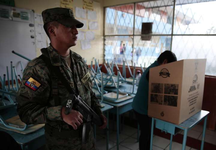 Normalidad en instalación de mesas de votación en Ecuador