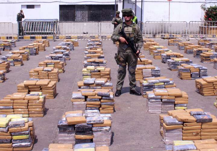 El pasado domingo, se incautó un cargamento de cocaína en Barranquilla. Fotografía cedida por la oficina de prensa de la Policía Antinarcóticos de Colombia. Foto: AP