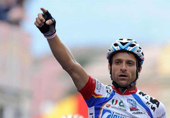 Muere atropellado el ciclista italiano Michele Scarponi 