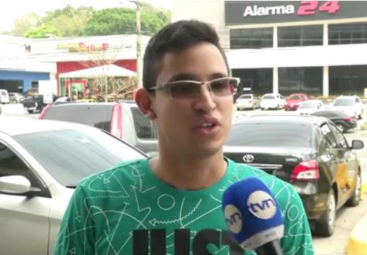 Venezolano niega que ande vendiendo carnet de la CSS