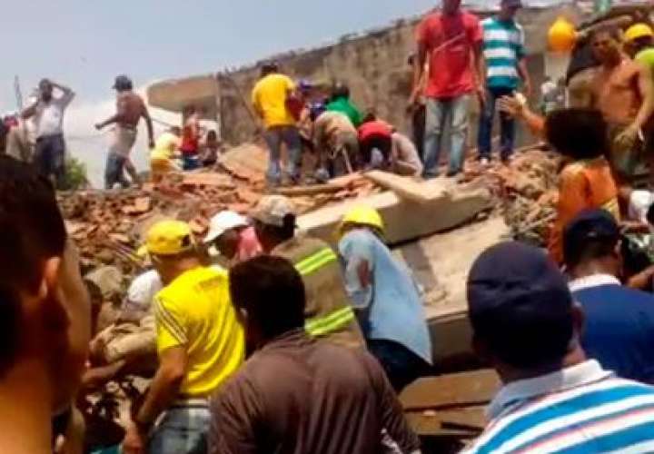 Tres muertos por derrumbe de un edificio en Cartagena de Indias