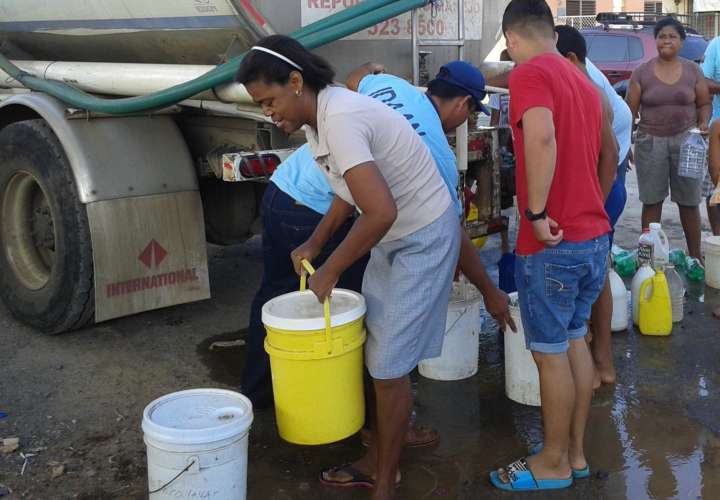 Moradores de Pesé y Los Pozos sin suministro de agua