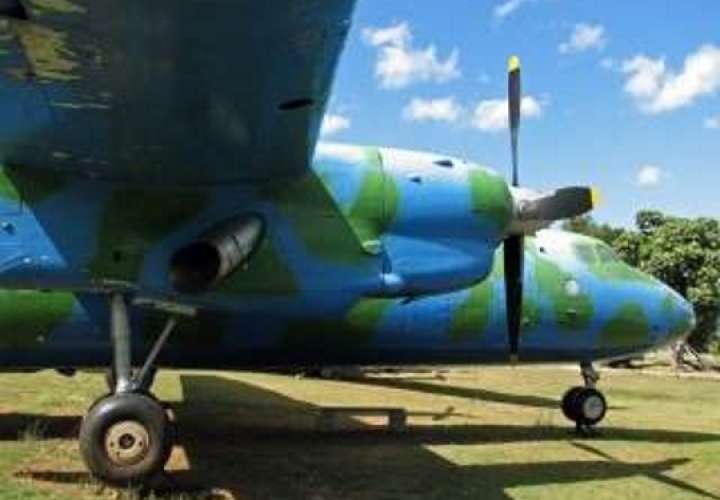 Accidente de avión en Cuba deja ocho militares muertos