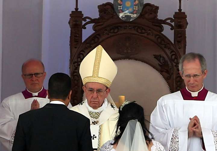 El papa Francisco concluye su visita de dos días a Egipto