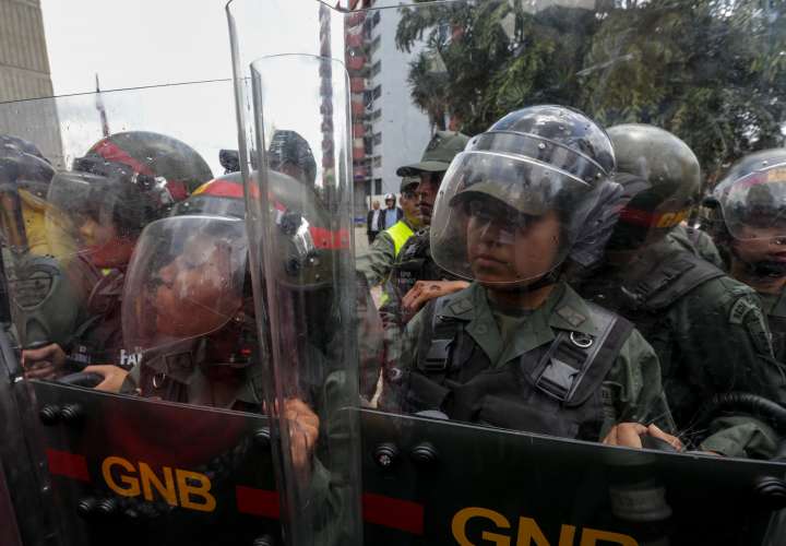 Policías venezolanos coordinan acciones para preservar la paz