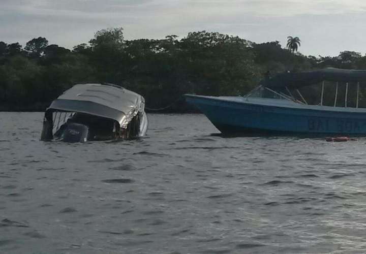 Se hunde embarcación en Bocas del Toro