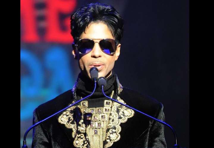 El músico estadounidense Prince, fallecido el 21 de abril de 2016, en Minesota, por una sobredosis de opiáceos. EFE/Archivo