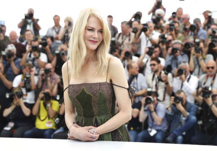 La actriz Nicole Kidman posa para los fotógrafos en el Festival de Cine de Cannes con motivo de la presentación del filme 