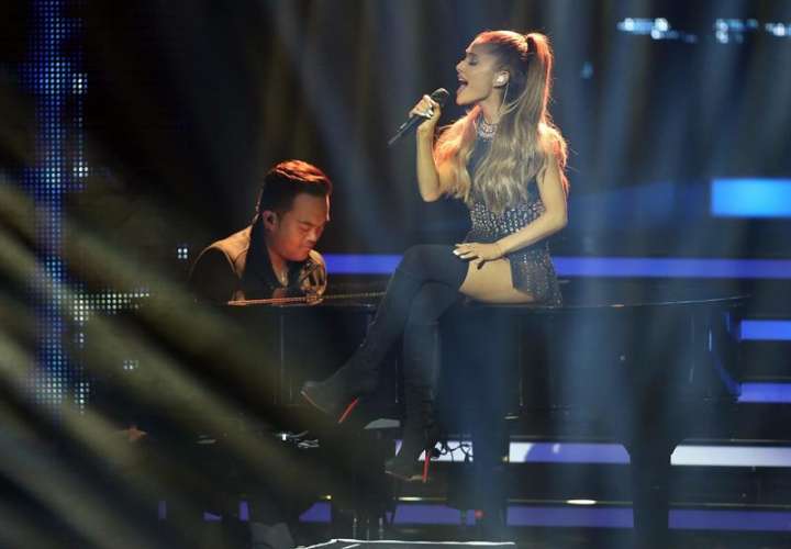 La cantante estadounidense Ariana Grande, en una actuación. EFE/Archivo