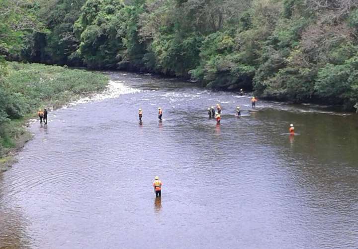 Sinaproc continúa búsqueda de infante desaparecido en río Viguí