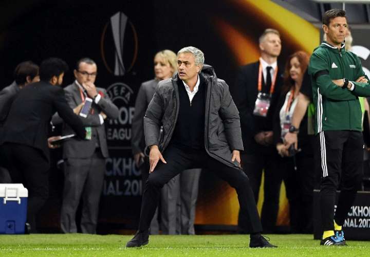 Mourinho logra su cuarto título continental