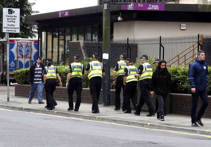 Estadio de Cardiff, rodeado de policía y de muros de hormigón 