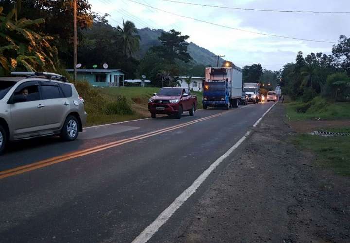 Transportistas Trafsa mantienen bloqueada vía a altura de Tortí
