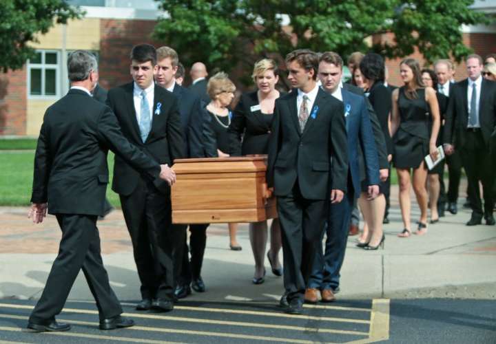 Despiden en funeral a universitario aprisionado en Corea del Norte