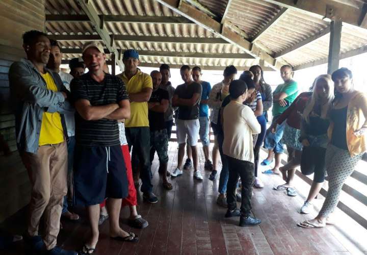Autoridades niegan que albergue de cubanos esté en malas condiciones