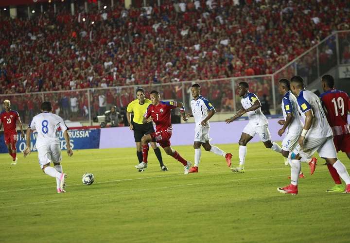 La selección de Panamá escaló siete puestos en la clasificación. Anayansi Gamez