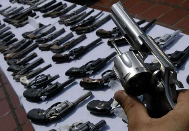 Decomisan 102 armas de fuego en agencias de seguridad privada
