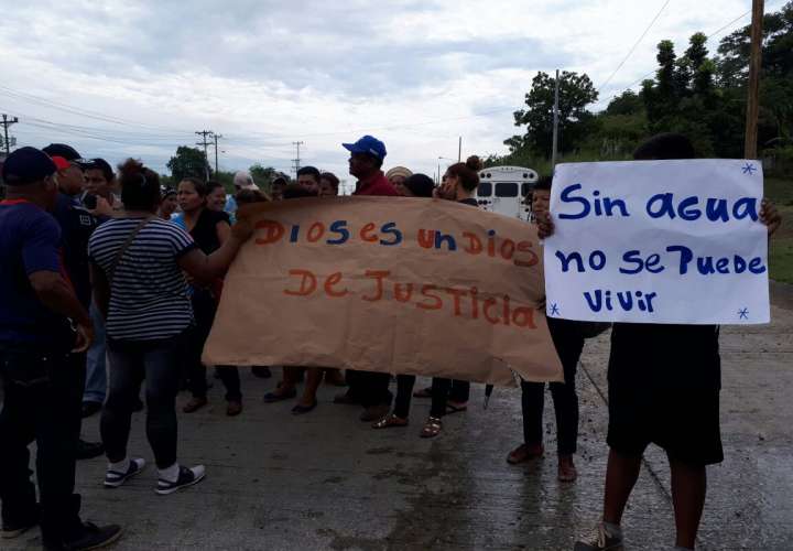 Manifestantes cierran acceso hacia planta potabilizadora de Pacora