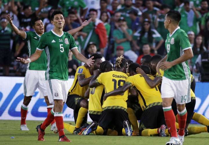 Derrota de México hunde precios de final