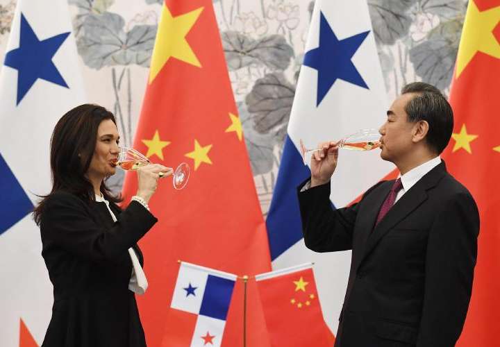 Panamá abre embajada en China comunista