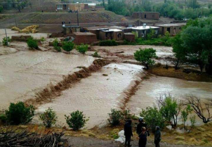 10 personas mueren a causa de inundaciones en Irán