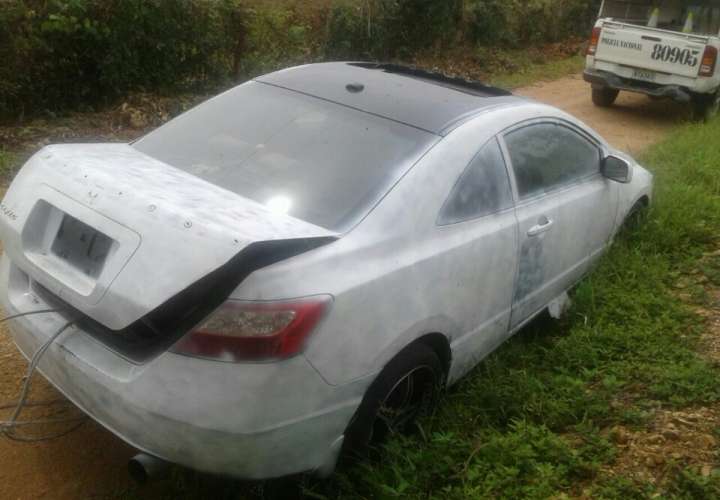 Encuentran auto robado en El Guayabal de Los Santos