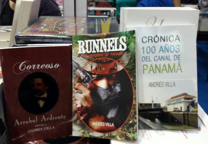 Las obras de Andrés Villa, presentes en el pabellón del Hombre de la Mancha en la Feria del Libro.